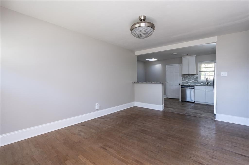 1891 Goddard Street Se - Photo 2