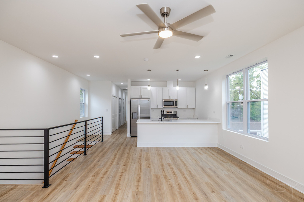 535 N Lawndale Avenue - Photo 9