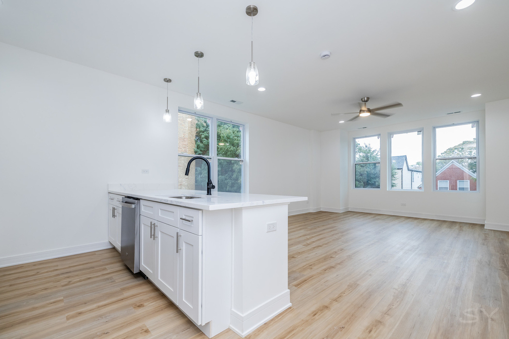535 N Lawndale Avenue - Photo 10