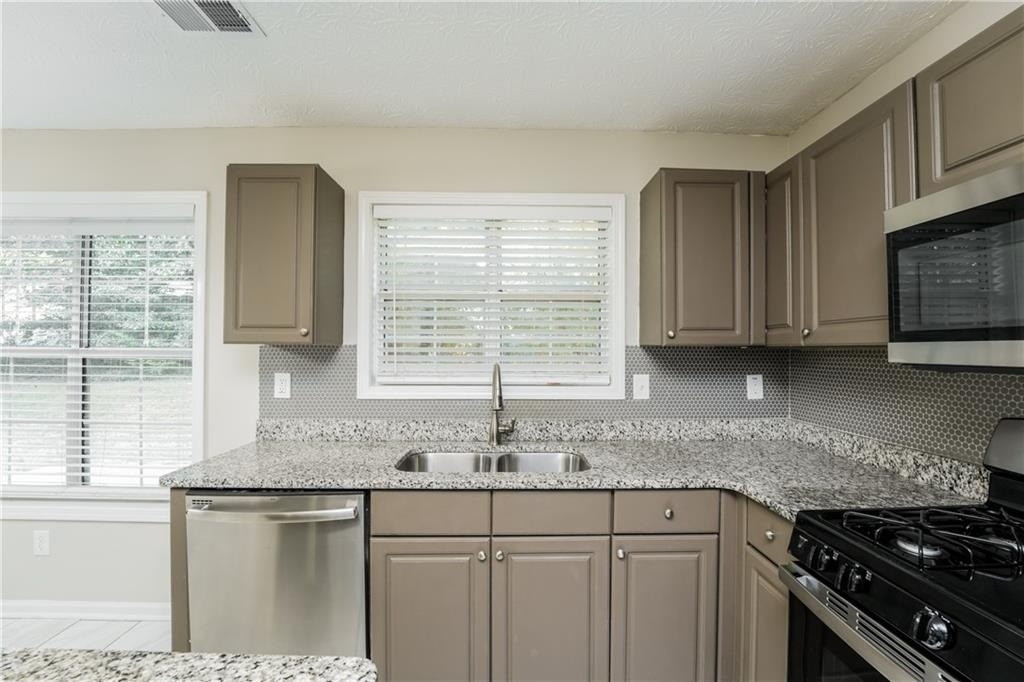 1681 Magnolia View Place - Photo 1