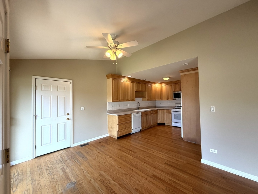 266 S Prospect Avenue - Photo 2