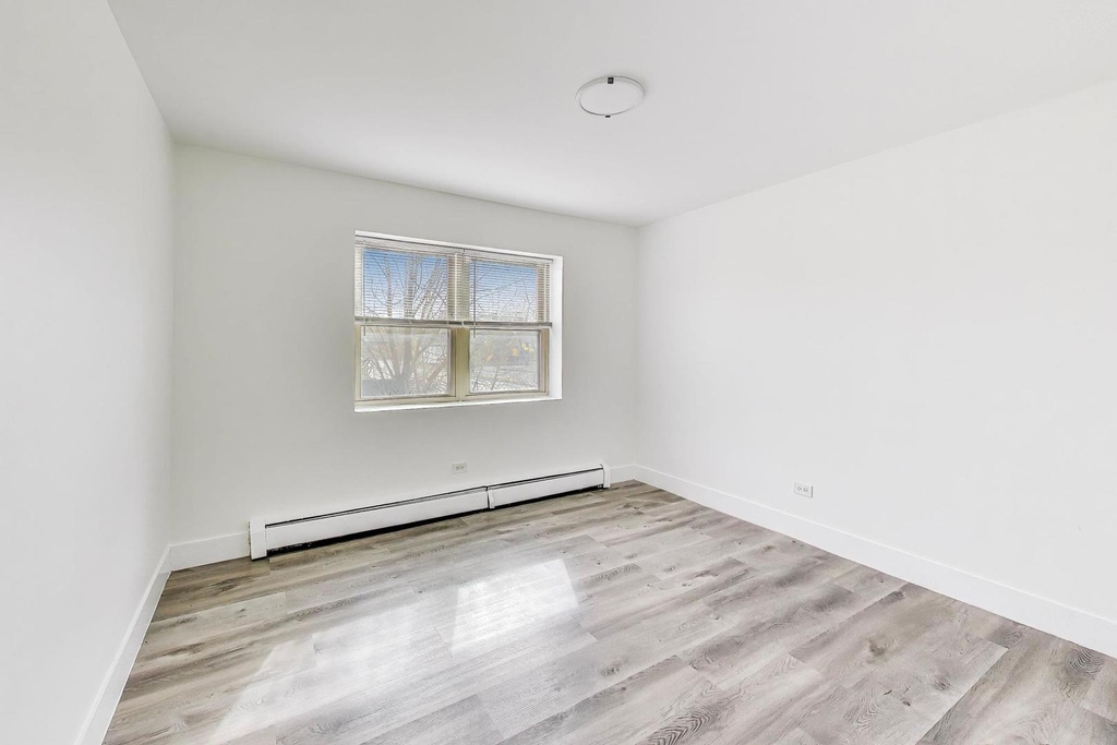 7250 N Western Avenue - Photo 9
