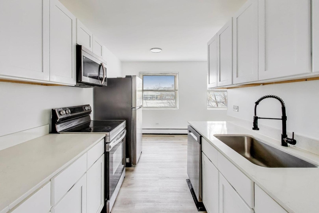 7250 N Western Avenue - Photo 8