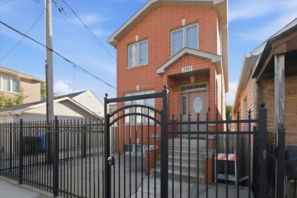 2911 S Farrell Street - Photo 0