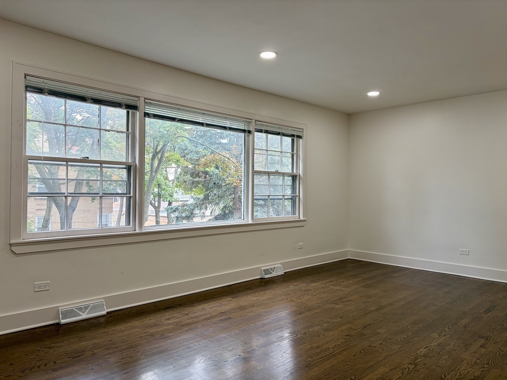2538 W Arthur Avenue - Photo 13