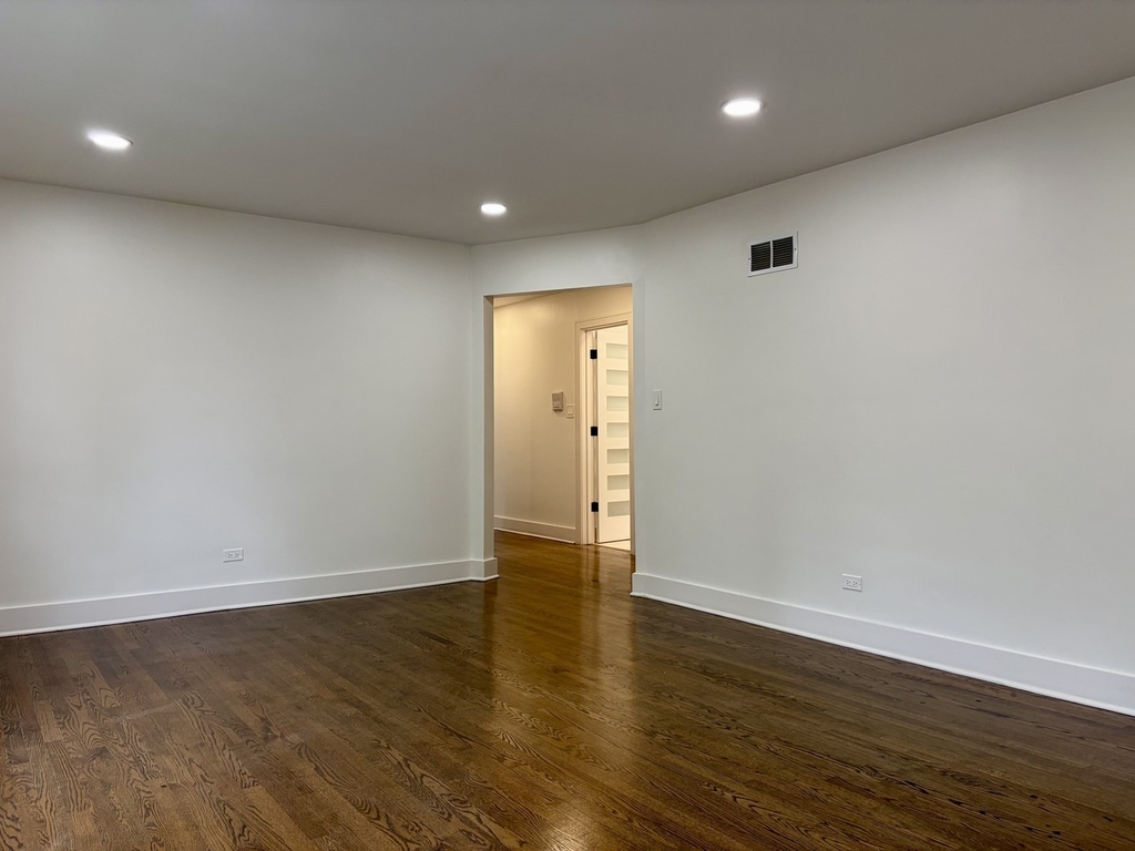 2538 W Arthur Avenue - Photo 14