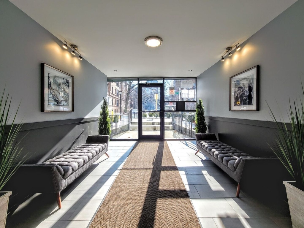 530 W Surf Street - Photo 1