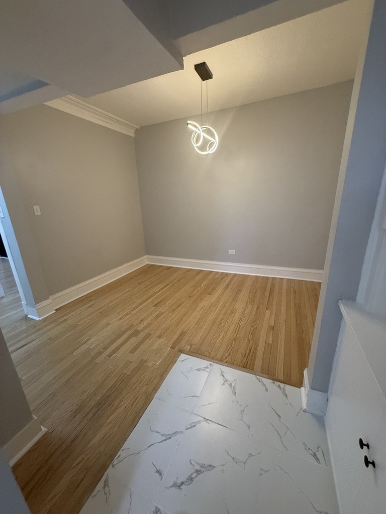 2230 E 70th Place - Photo 4