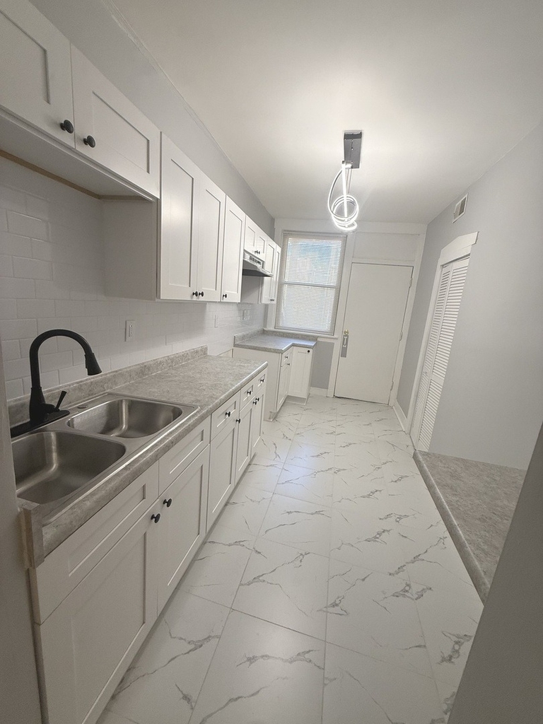 2230 E 70th Place - Photo 2