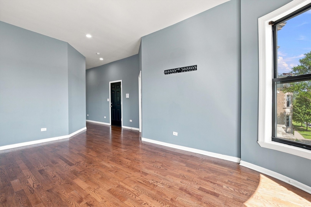 4834 S Prairie Avenue - Photo 4