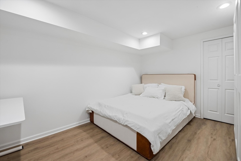 644 W Hinsdale Avenue - Photo 10