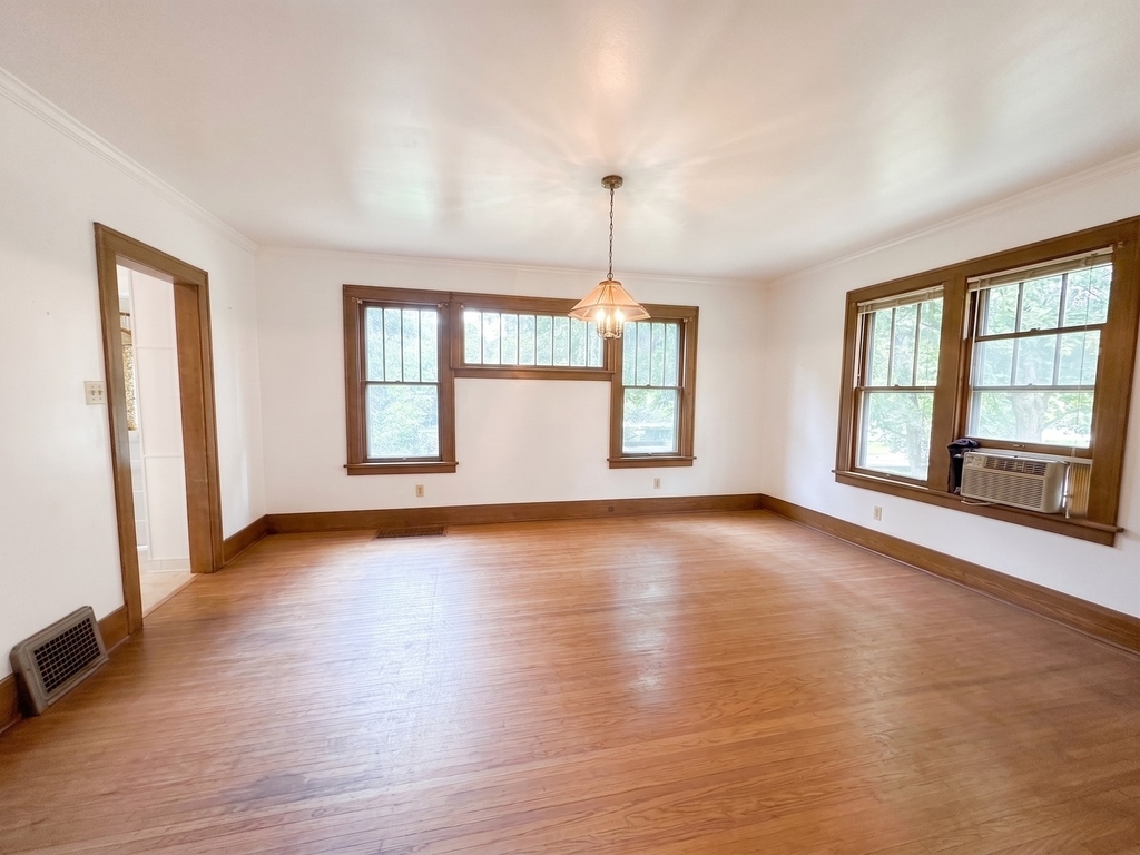 204 E South Street - Photo 1
