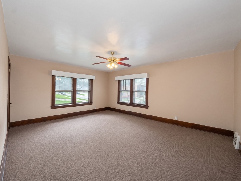 204 E South Street - Photo 4