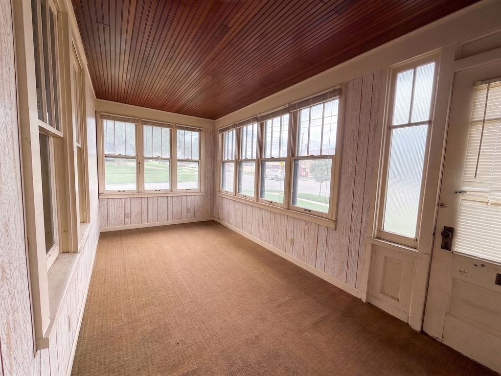 204 E South Street - Photo 3
