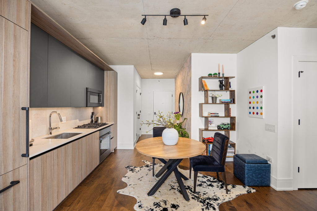 234 W Polk Street - Photo 4