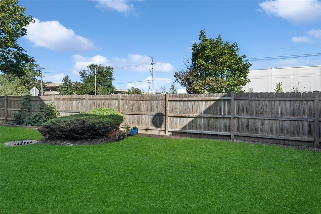 1690 Buckingham Drive - Photo 17