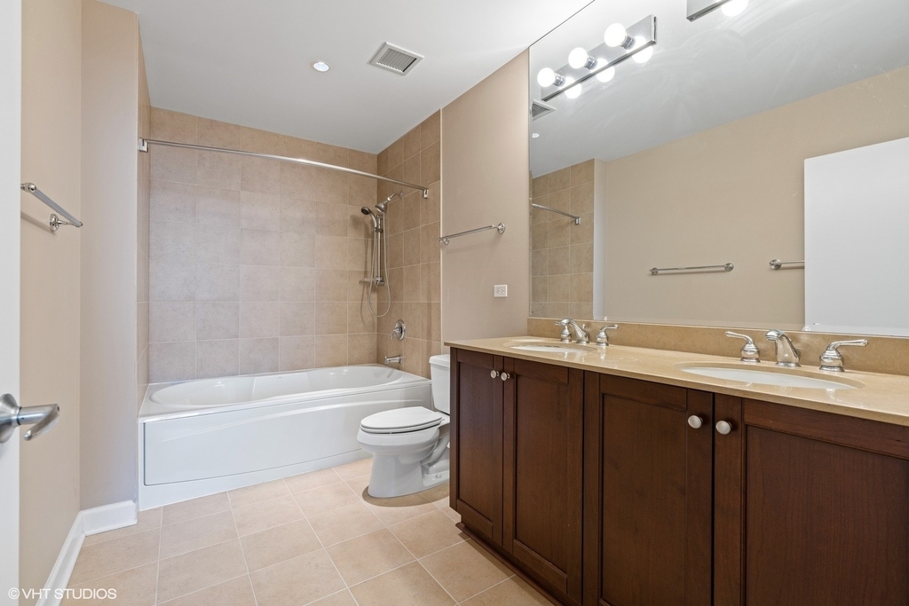 1201 S Prairie Avenue - Photo 12
