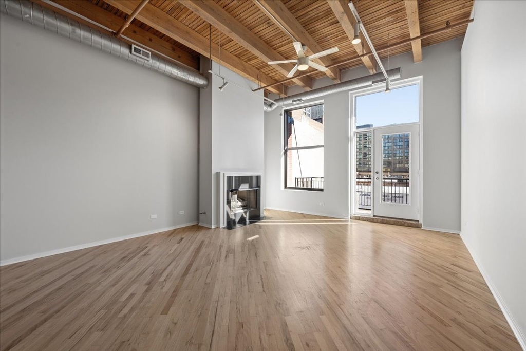 616 W Fulton Street - Photo 1