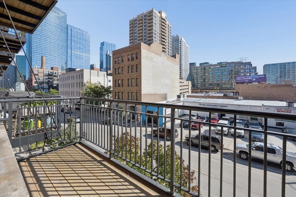 616 W Fulton Street - Photo 19