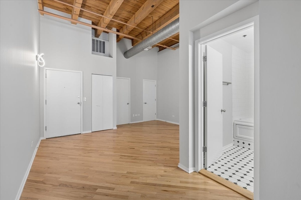 616 W Fulton Street - Photo 13