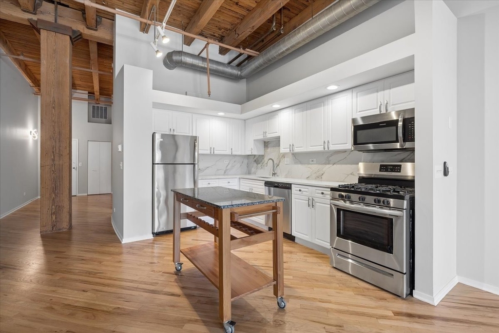 616 W Fulton Street - Photo 11