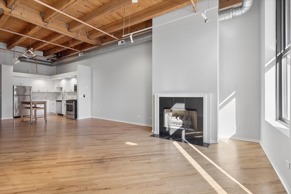 616 W Fulton Street - Photo 6