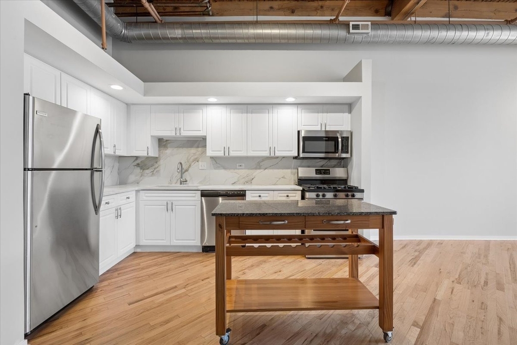 616 W Fulton Street - Photo 12