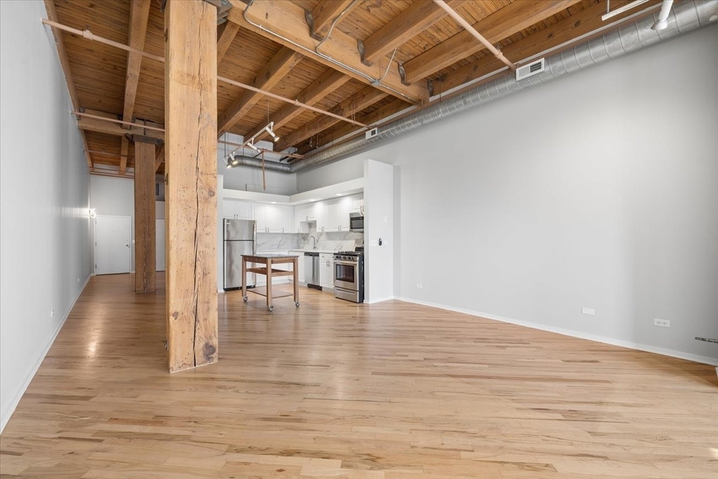616 W Fulton Street - Photo 8