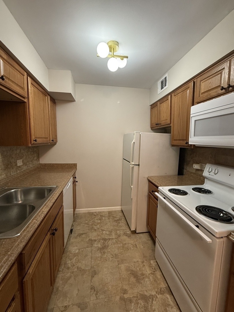 6176 Knoll Lane Court - Photo 1