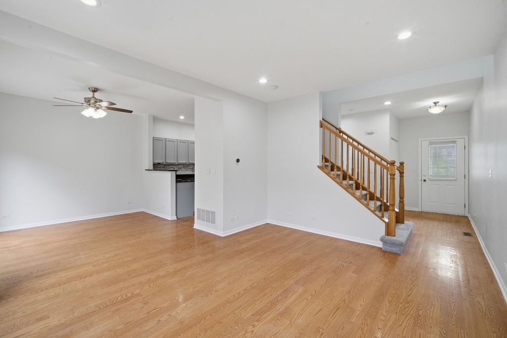 611 Lakeridge Court - Photo 4