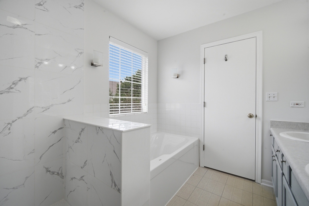 611 Lakeridge Court - Photo 13