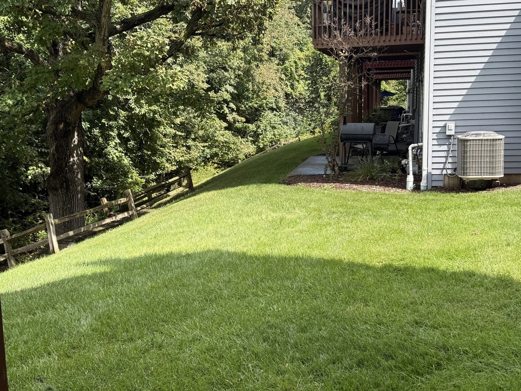 1410 Grandview Court - Photo 1