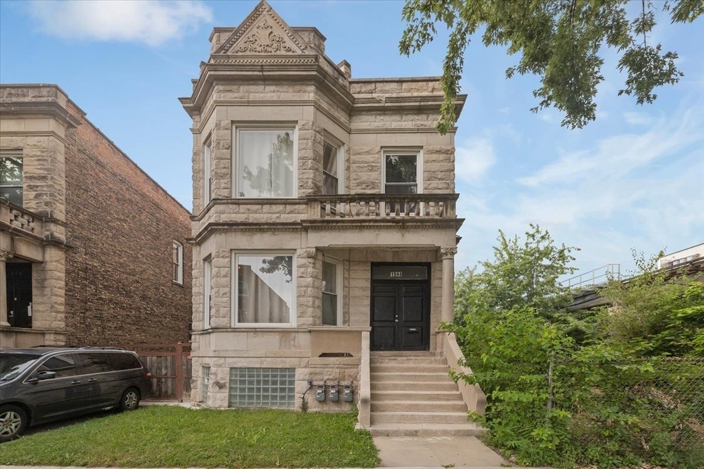 1944 S Springfield Avenue - Photo 0