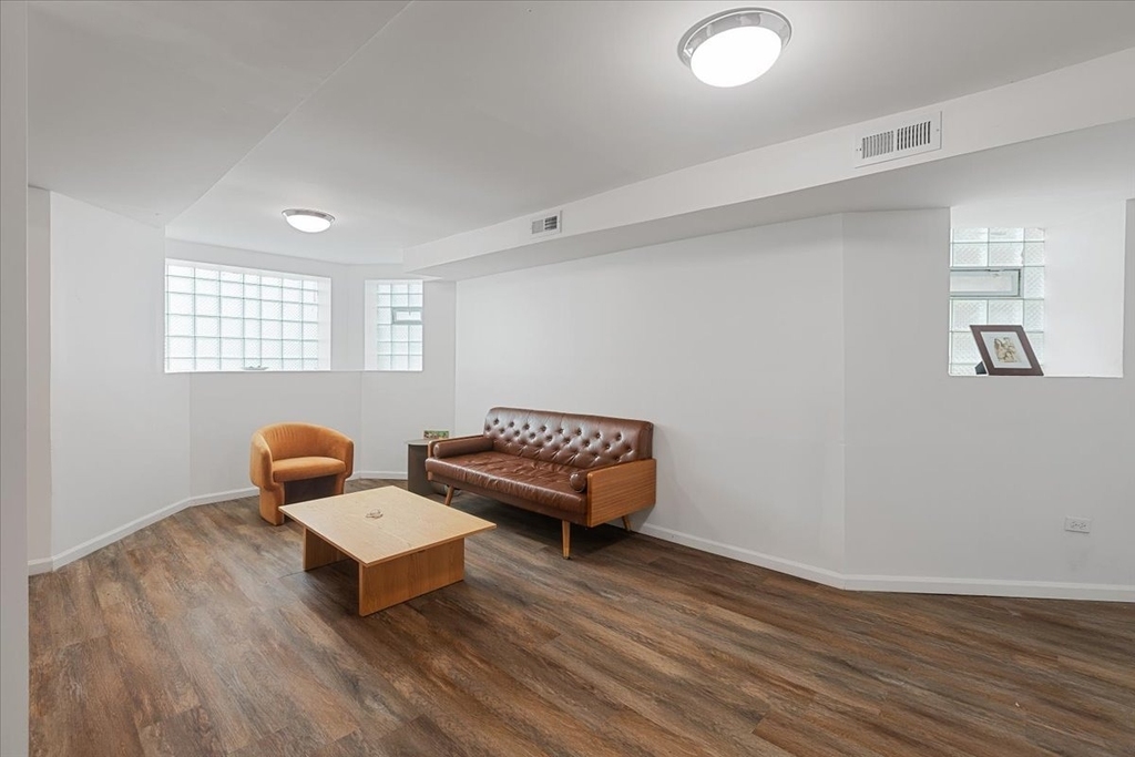 1944 S Springfield Avenue - Photo 3