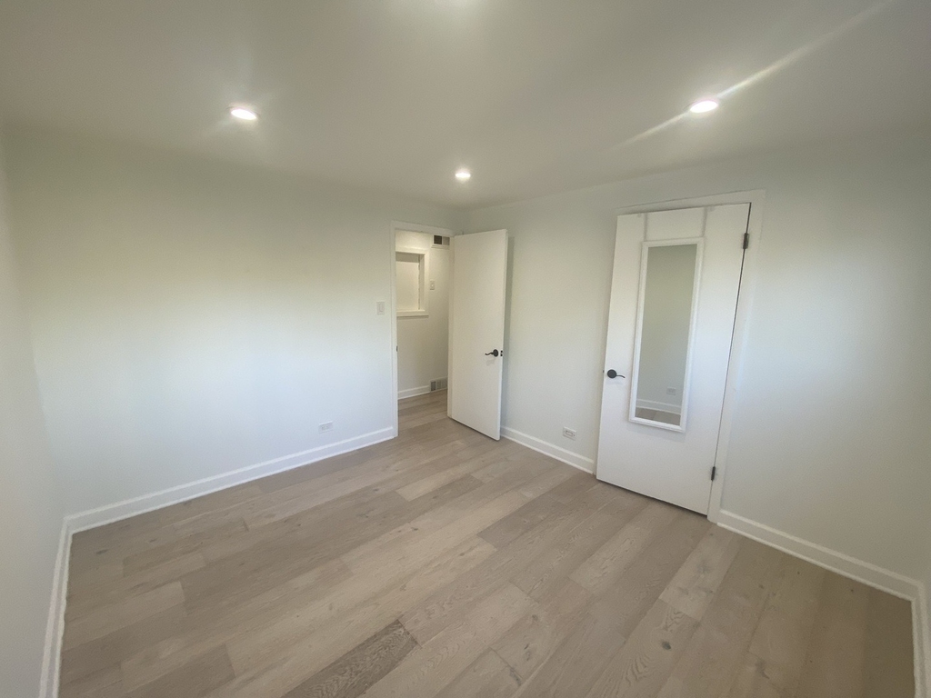 9105 Oleander Avenue - Photo 12