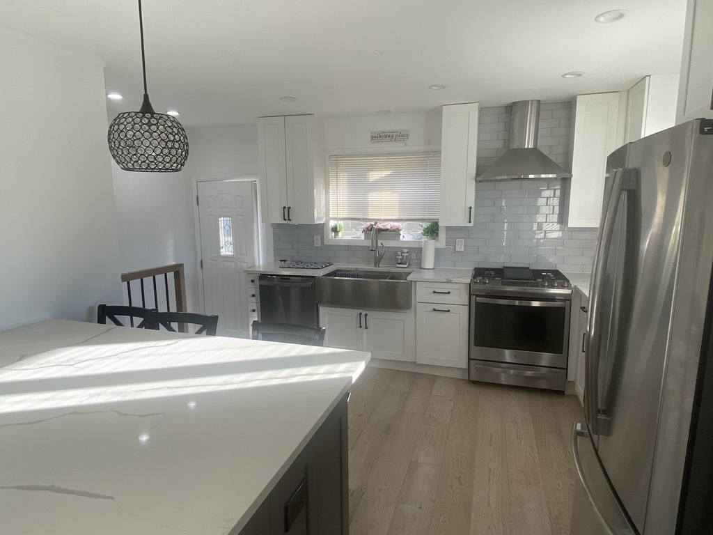 9105 Oleander Avenue - Photo 5