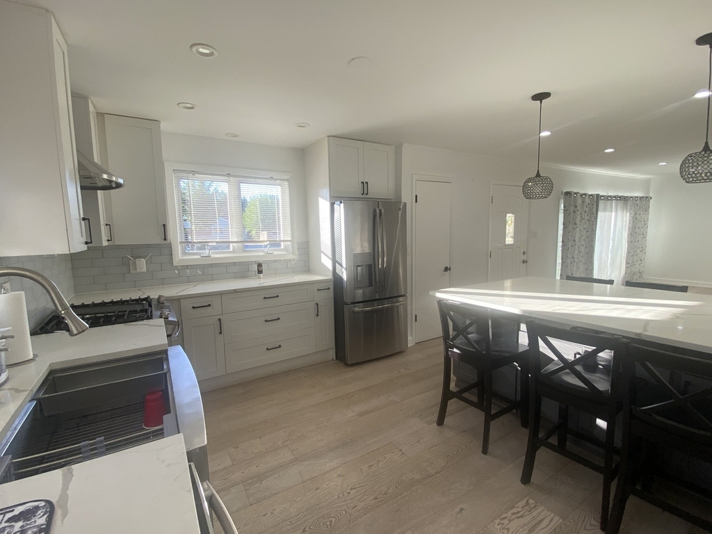 9105 Oleander Avenue - Photo 7