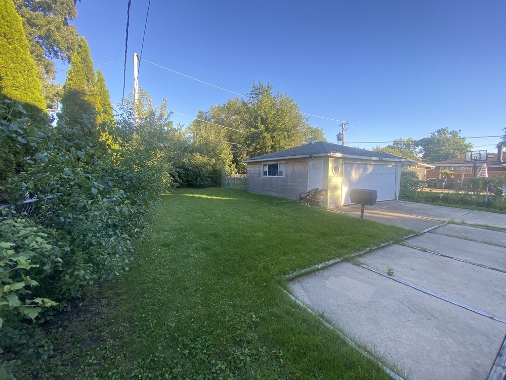 9105 Oleander Avenue - Photo 28