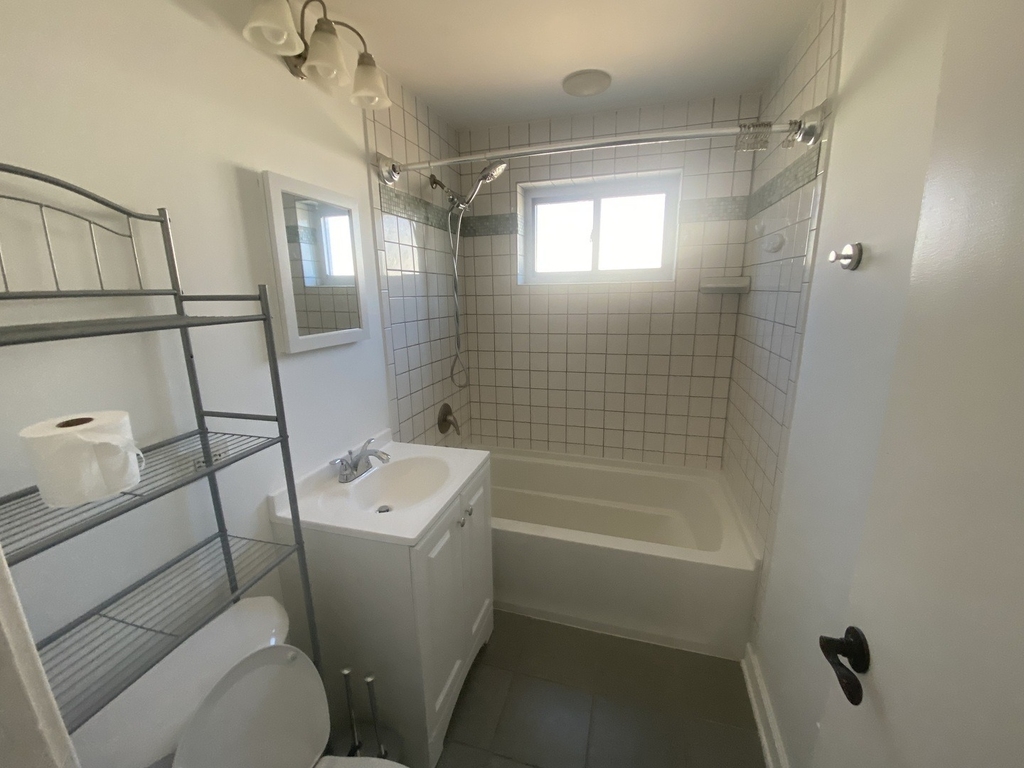 9105 Oleander Avenue - Photo 16