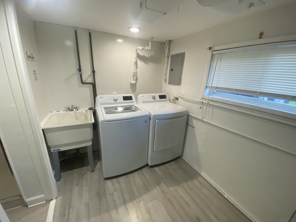 9105 Oleander Avenue - Photo 23