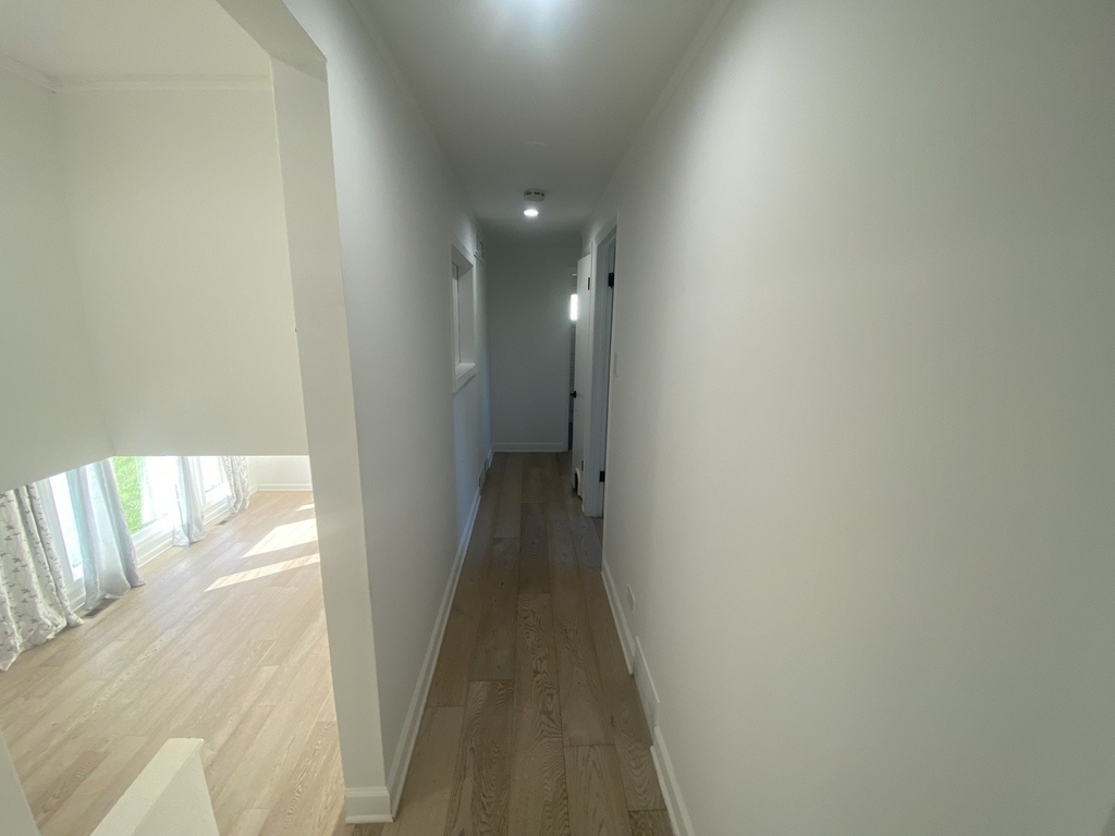 9105 Oleander Avenue - Photo 10