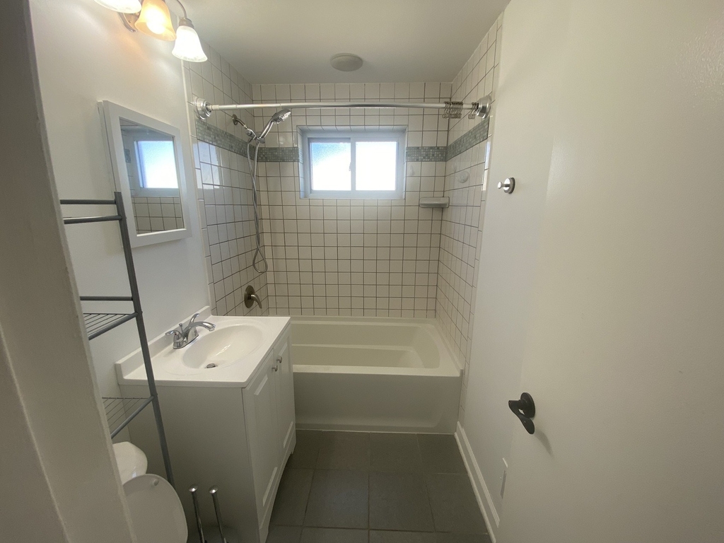 9105 Oleander Avenue - Photo 17