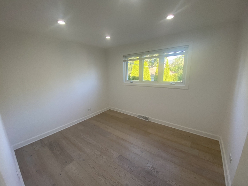 9105 Oleander Avenue - Photo 13