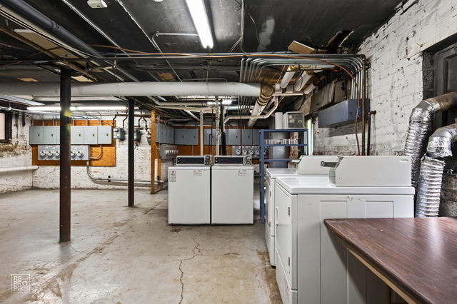 731 W Bittersweet Place - Photo 11