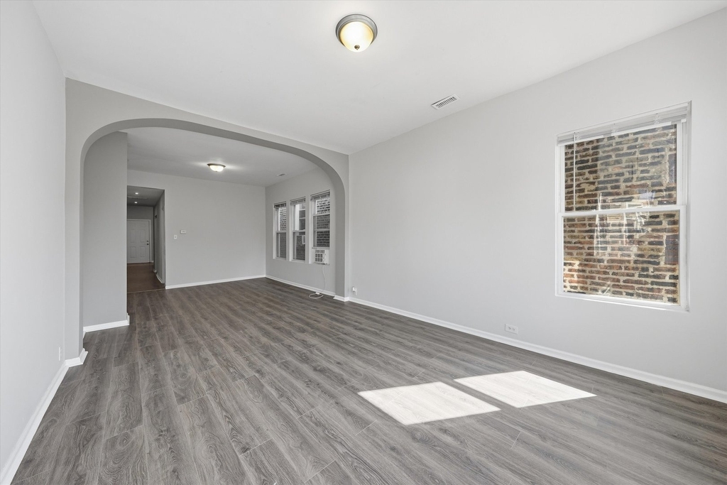 5135 S Wood Street - Photo 2