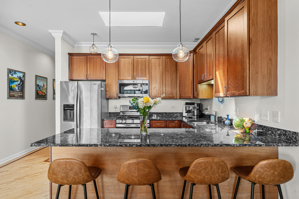 1109 W Belmont Avenue - Photo 8