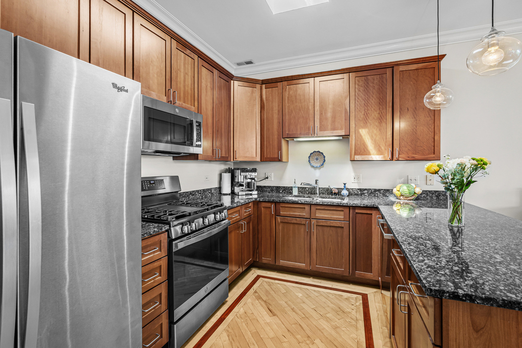 1109 W Belmont Avenue - Photo 10