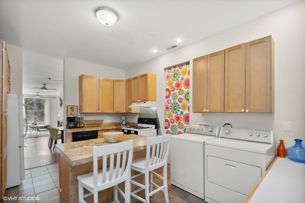 2008 W Roscoe Street - Photo 5
