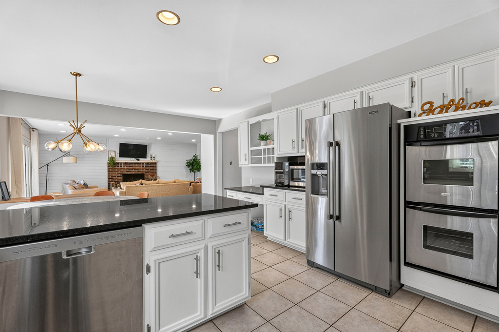 10521 Grandview Drive - Photo 12