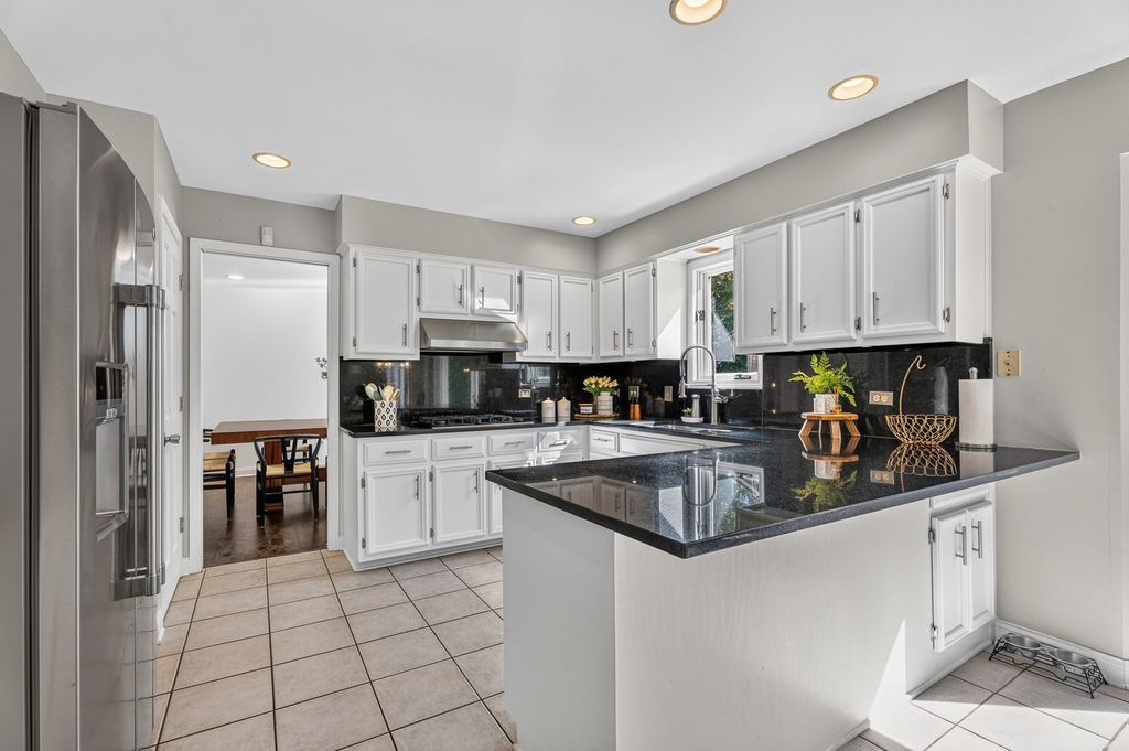 10521 Grandview Drive - Photo 8